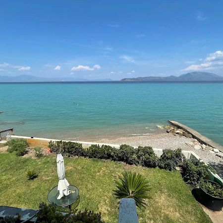 Stunning Beachfront Apartment Stratos Nerándza Kültér fotó