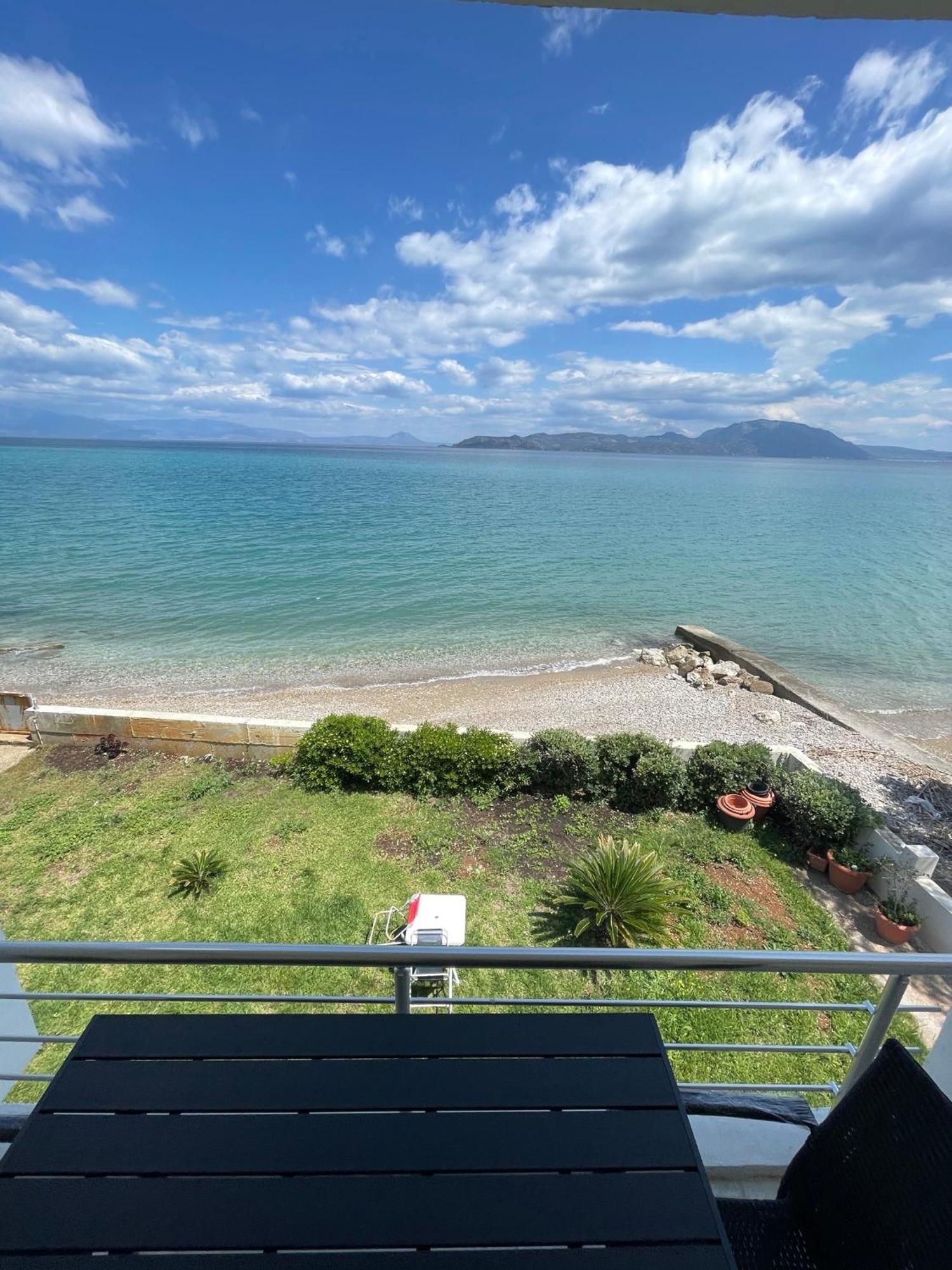 Stunning Beachfront Apartment Stratos Nerándza Kültér fotó
