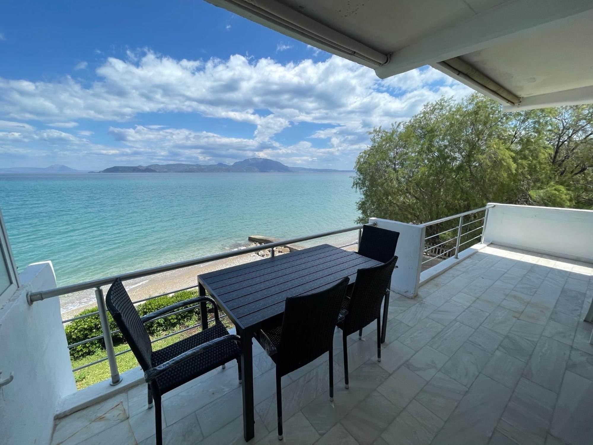 Stunning Beachfront Apartment Stratos Nerándza Kültér fotó
